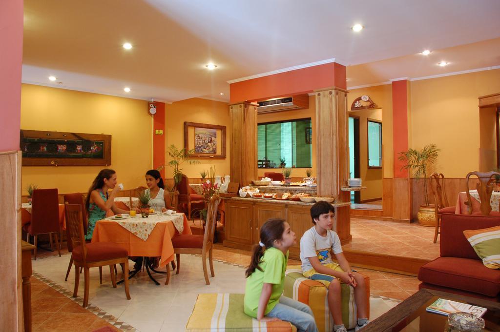 Hotel Bristol Ασουνσιόν Εξωτερικό φωτογραφία