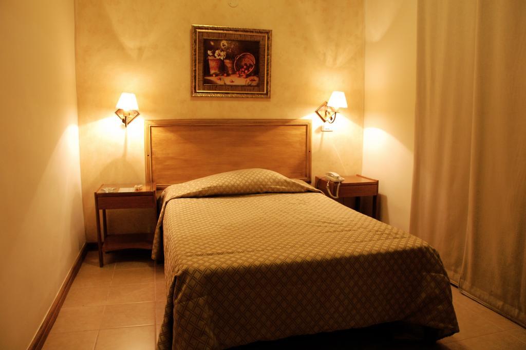 Hotel Bristol Ασουνσιόν Εξωτερικό φωτογραφία