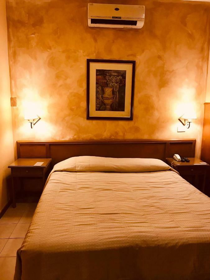 Hotel Bristol Ασουνσιόν Εξωτερικό φωτογραφία